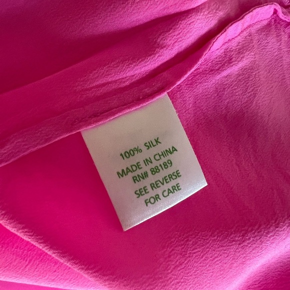 COPY - Lilly Pulitzer Dusk Silk Top Raz
Berry Size XS - Picture 5 of 5